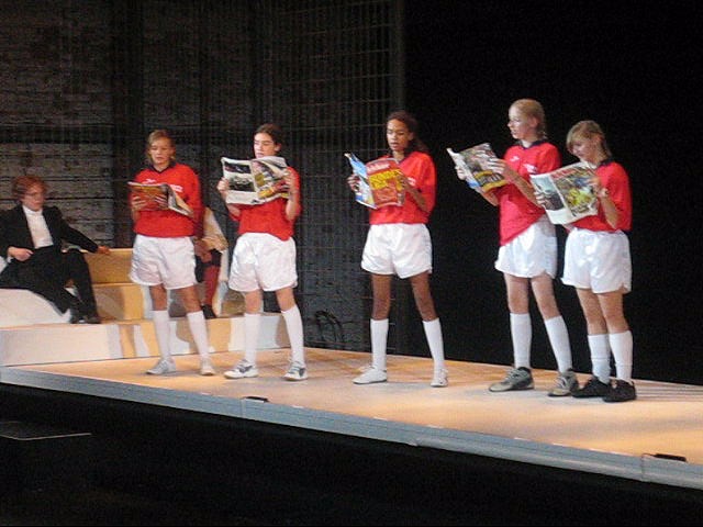 Bühnenszene „Frauenpower“, „Beethoven und Schiller“, 2005
