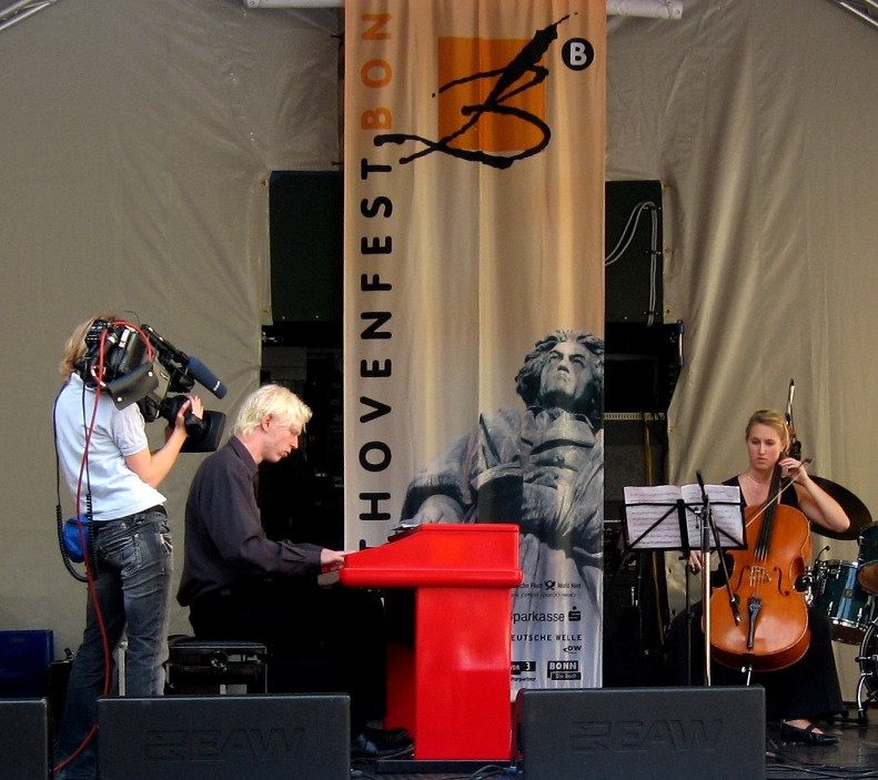 Hanna Bölting am Violoncello und Felix Wahl am Klavier, „Bühne frei“, 2007